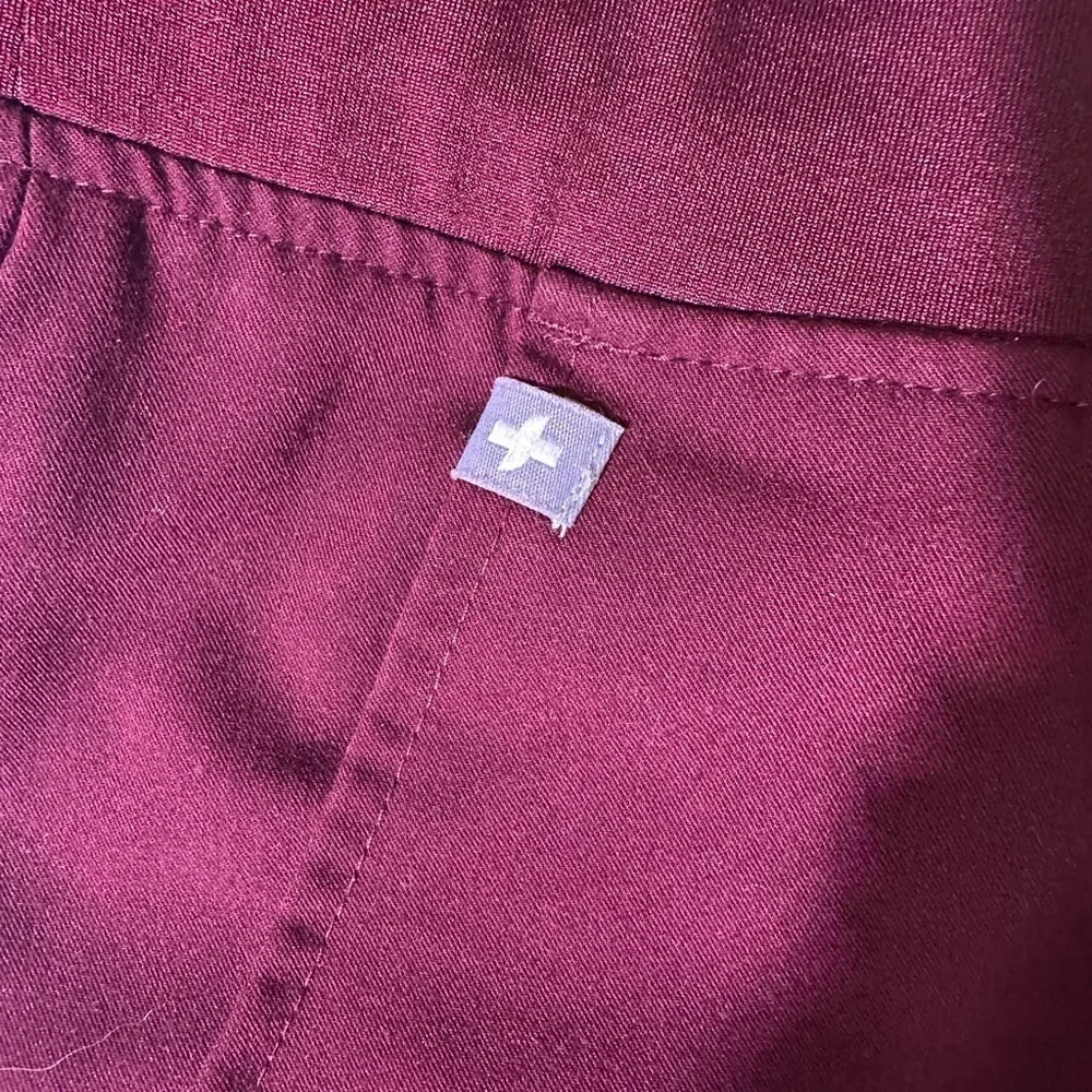 Figs Men's Maroon Joggers with Gray Accents